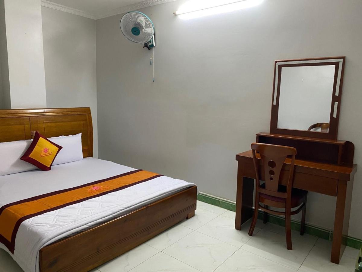 Thanh Hồng Khách sạn 2*
