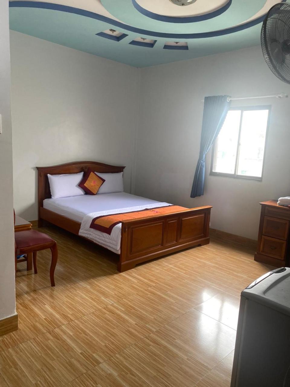 Thanh Hồng Khách sạn 2*